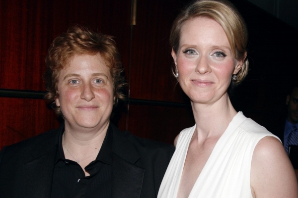Cynthia Nixonová s partnerkou Christine Marinoniovou. 