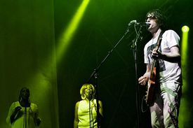 Spiritualized se ke třetí hodině ranní skvěle hodili.