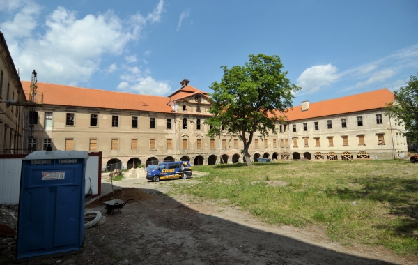 Zámek Buštěhrad. Projekt na jeho opravu se nadhodnotil o desítky milionů, které pak měly skončit v kapsách podvodníků. Zámek Buštěhrad. Projekt na jeho opravu se nadhodnotil o desítky milionů, které pak měly skončit v kapsách podvodníků.