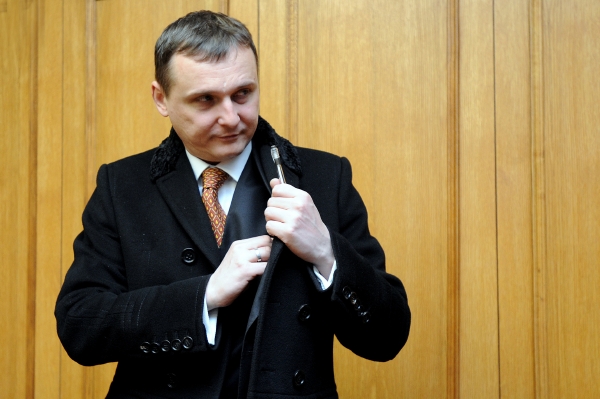 Vít Bárta se i přes nepravomocné odsouzení vrátil do funkce šéfa poslaneckého klubu Věcí veřejných. Vít Bárta se i přes nepravomocné odsouzení vrátil do funkce šéfa poslaneckého klubu Věcí veřejných.