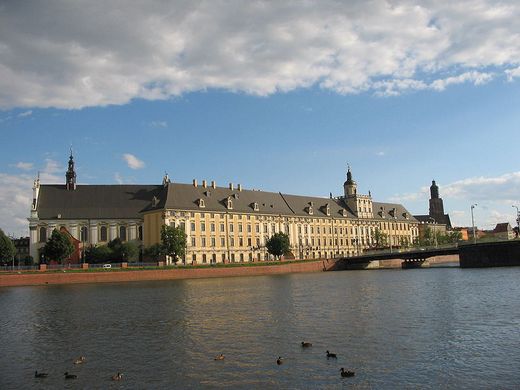 Hlavní budova vratislavské univerzity.