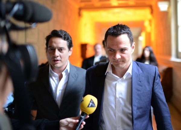 Jérôme Kerviel (vpravo) a jeho advokát David Koubbi. Jérôme Kerviel (vpravo) a jeho advokát David Koubbi.