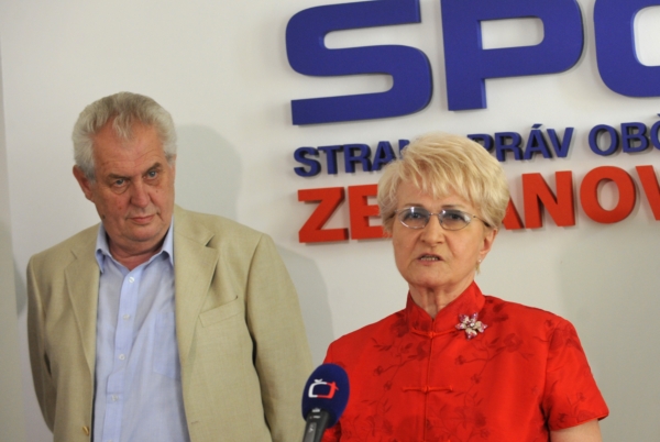 Miloš Zeman a Milada Emmerová. Miloš Zeman a Milada Emmerová.