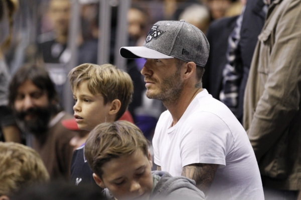 David Beckham navštívil zápas Los Angeles Kings už v prvním kole. David Beckham navštívil zápas Los Angeles Kings už v prvním kole.