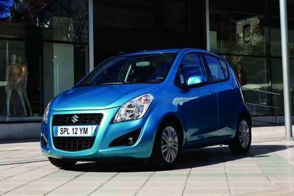 Inovovaný vzhled městského vozu Suzuki Splash. Inovovaný vzhled městského vozu Suzuki Splash.