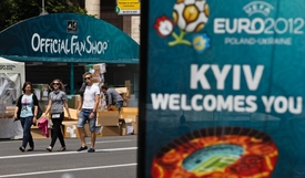 Kyjev už je oblečený do "fotbalového".