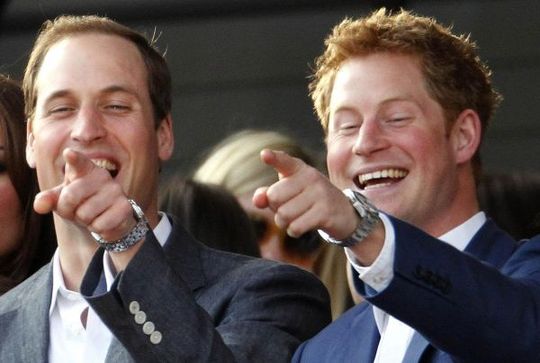 Primcové Harry a William.