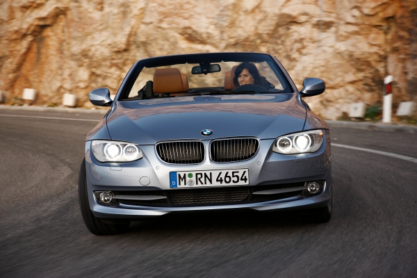 Kabriolet BMW řady 3 patří na českém trhu mezi oblíbené.
