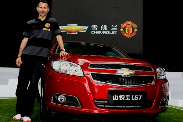 Legenda fotbalistů Machesteru United Ryan Giggs a Chevrolet.