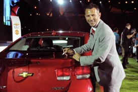 Giggs a Chevrolet, tentokrát je fotbalista v civilu.