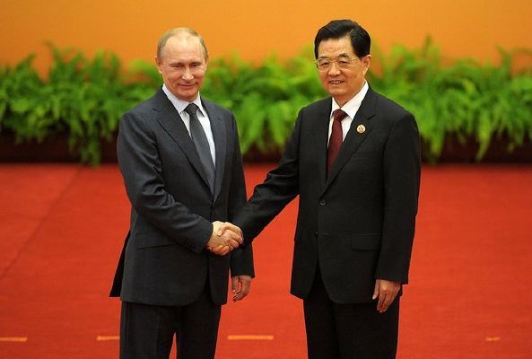 Vladimír Putin a čínský prezident Chu Ťin-tchao.