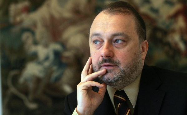 Ladislav Jakl bude kandidovat na prezidenta. Ladislav Jakl bude kandidovat na prezidenta.