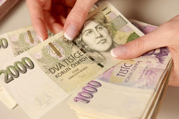 Lidé si v rámci jarní emise objednali a zaplatili spořicí statní dluhopisy za 15,3 miliardy korun (ilustrační foto).