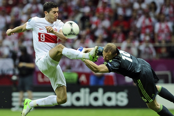 Polák Robert Lewandowski (vlevo). Polák Robert Lewandowski (vlevo).