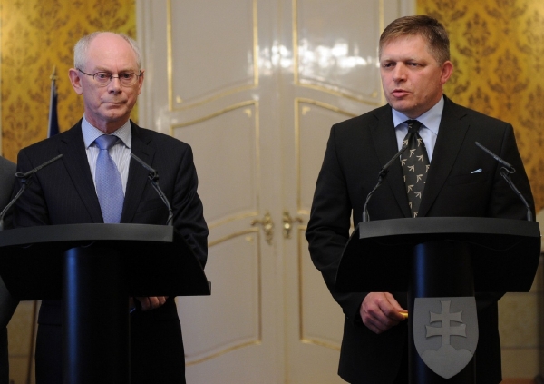 Robert Fico (vpravo) debatoval před dvěma dny s Hermanem Van Rompuyem o EU. Robert Fico (vpravo) debatoval před dvěma dny s Hermanem Van Rompuyem o EU.