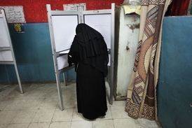 Někteří se bojí islamistů, jiní starých pořádků.