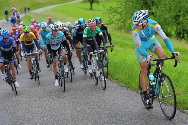 Roman Kreuziger (vpravo) v závodu Kolem Švýcarska. Roman Kreuziger (vpravo) v závodu Kolem Švýcarska.