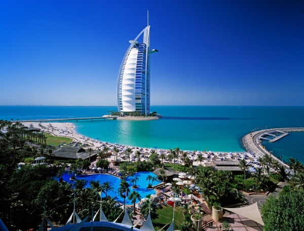 Nejluxusnější hotel světa Burj Al Arab v Dubaji stojí na umělém ostrově. Plánuje Izrael něco podobného? Nejluxusnější hotel světa Burj Al Arab v Dubaji stojí na umělém ostrově. Plánuje Izrael něco podobného?