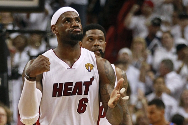 Hlavní hvězda Miami Heat LeBron James. Hlavní hvězda Miami Heat LeBron James.