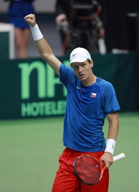Tomáš Berdych v národním dresu při Davis Cupu.