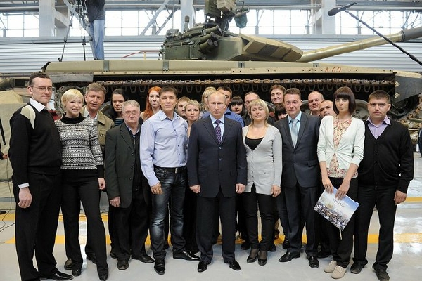 Putinův zmocněnec pro Ural byl ještě nedávno mistrem v továrně na tanky. Putinův zmocněnec pro Ural byl ještě nedávno mistrem v továrně na tanky.