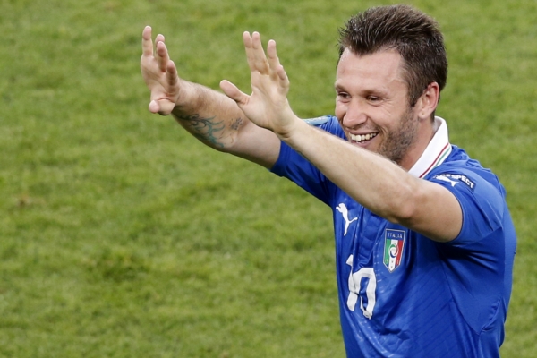 Usměvavý Antonio Cassano v italském dresu. Usměvavý Antonio Cassano v italském dresu.