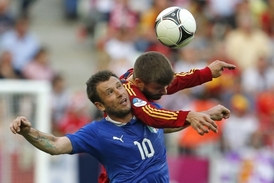 Antonio Cassano (v modrém) na fotbalovém Euru.