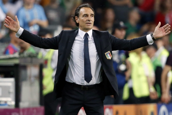 Italský trenér Cesare Prandelli.