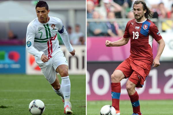 Petr Jiráček (vpravo) a Postugalec Cristiano Ronaldo.