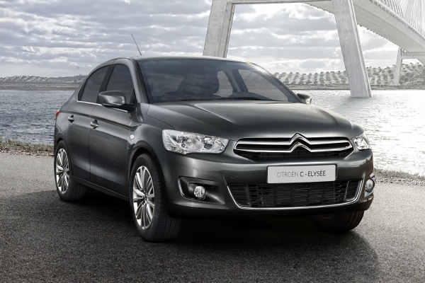 Citroën C-Elysée, který přijde na trh na konci letošního roku. Citroën C-Elysée, který přijde na trh na konci letošního roku.