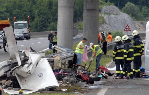 Pohled na místo neštěstí na chorvatské dálnici A1.