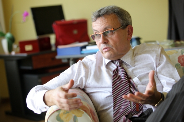 Vladimír Dlouhý chce být podle svých slov nadstranickým prezidentem.