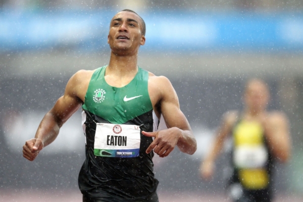 Americký desetibojař Ashton Eaton.