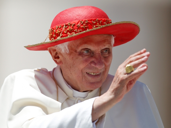 Papež Benedikt XVI., nejvyšší představitel Vatikánu.