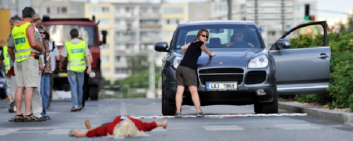 Momentka z rekonstrukce nehody lobbisty Romana Janouška.