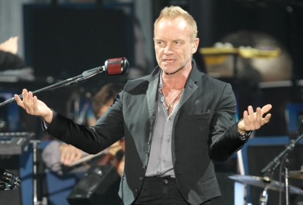 Zpěvák Sting.
