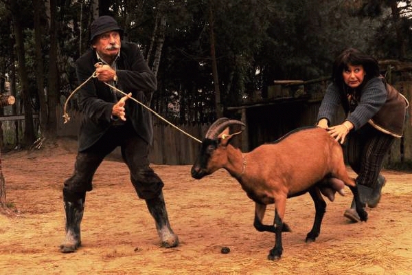 Šéf Divadla Radost Vlastimil Peška se pokouší prorazit na i filmovém plátně - například filmem Westernstory. Šéf Divadla Radost Vlastimil Peška se pokouší prorazit na i filmovém plátně - například filmem Westernstory.