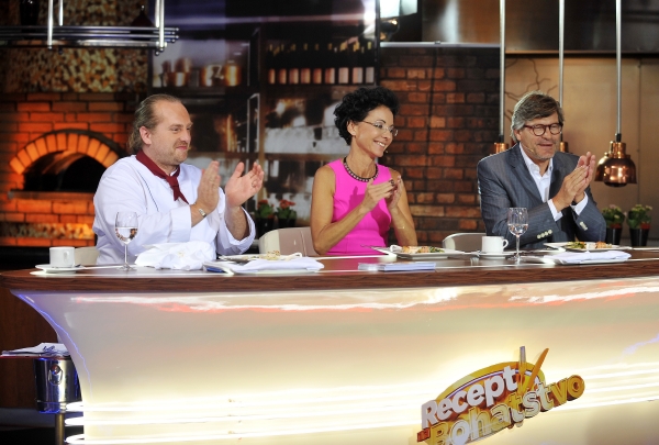 Porotci show Recept na bohatství museli některá z jídel vyplivnout.