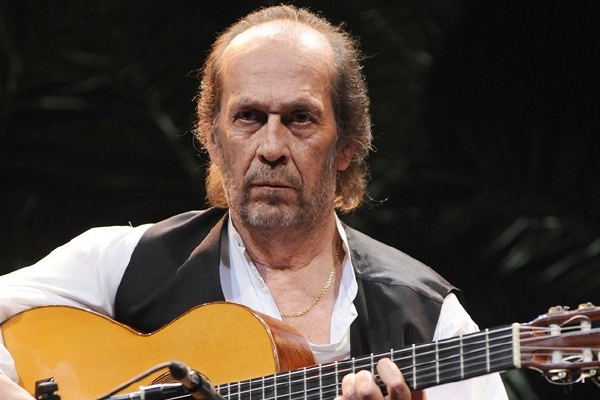 Paco de Lucia je mistrem svého nástroje.
