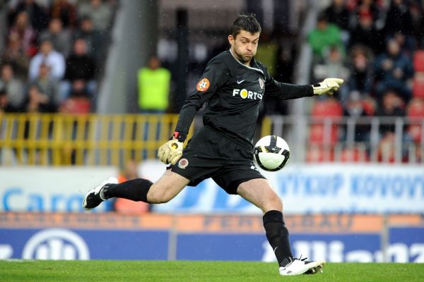 Matúš Kozáčik.