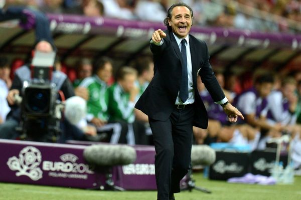 Cesare Prandelli, trenér Itálie. Cesare Prandelli, trenér Itálie.