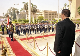 Muhammad Mursí během slavnostního ceremoniálu. 