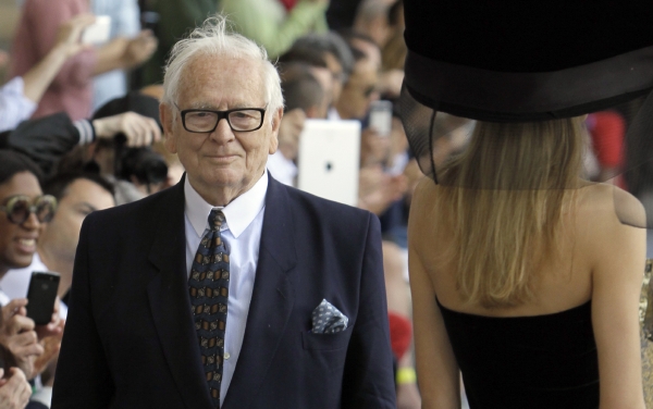 Pierre Cardin je jedním z nejvýraznějších žijících návrhářů.