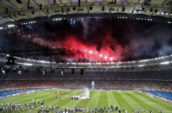 UEFA neskutečně vydělala. 