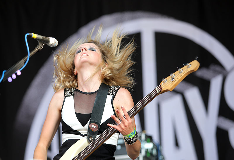 Kapela The Subways byla založena v roce 2003 Billem Lunnem, jeho přítelkyní Charlottou Cooperovou a Joshem Morganem jako Platypus.