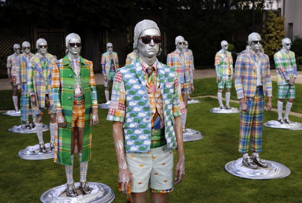 Spíš než přehlídku předvedl Thom Browne výstavu.