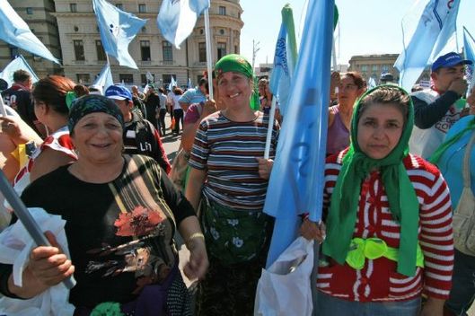 Demonstrace rumunských odborů proti úsporným opatřením vlády letos v březnu v Bukurešti.