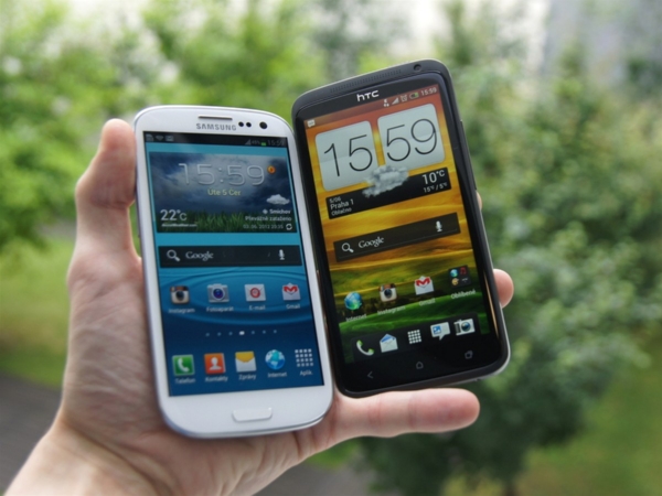 Čtvrtletní výsledky HTC kontrastují s hospodařením jihokorejského konkurenta Samsung Electronics, který ohlásil růst zisku o téměř 80 procent. Čtvrtletní výsledky HTC kontrastují s hospodařením jihokorejského konkurenta Samsung Electronics, který ohlásil růst zisku o téměř 80 procent.