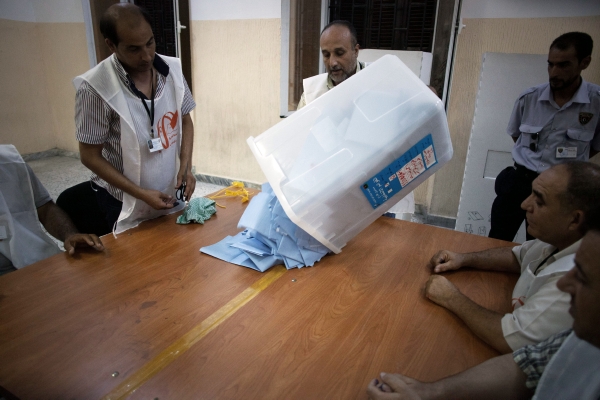 V Libyi začalo sčítání výsledků sobotních voleb do přechodného parlamentu.