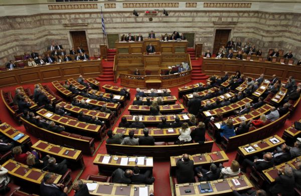 Řecký parlament vyslovil důvěru nové koaliční vládě. Řecký parlament vyslovil důvěru nové koaliční vládě.